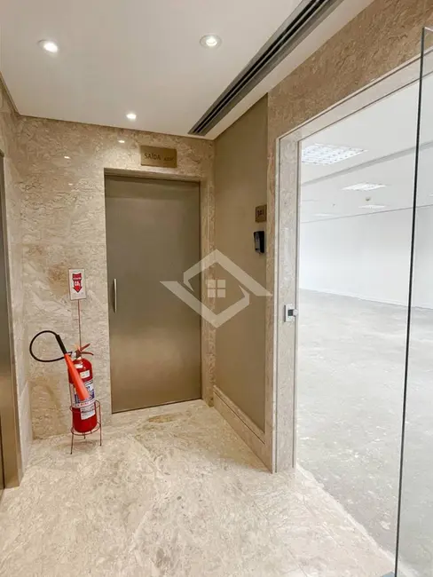 Sala Comercial para alugar, 244m2 em Botafogo, Rio De Janeiro - RJ - imagem 7 Foto 7 de Sala Comercial para alugar, 244m2 em Botafogo, Rio De Janeiro - RJ