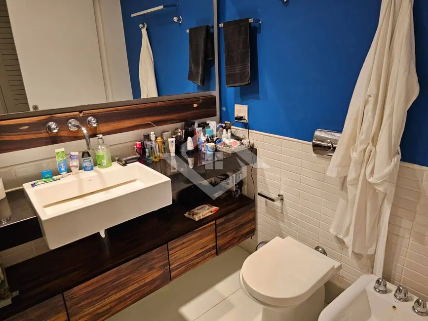 Apartamento com 4 quartos à venda, 315m2 em Laranjeiras, Rio De Janeiro - RJ - imagem 7 Foto 7 de Apartamento com 4 quartos à venda, 315m2 em Laranjeiras, Rio De Janeiro - RJ