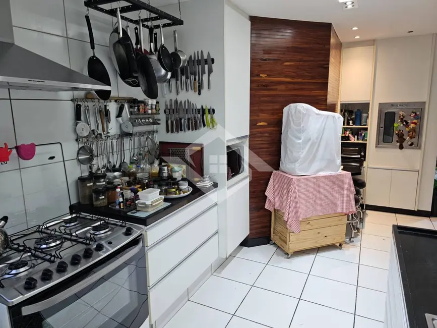 Apartamento com 4 quartos à venda, 315m2 em Laranjeiras, Rio De Janeiro - RJ - imagem 9 Foto 9 de Apartamento com 4 quartos à venda, 315m2 em Laranjeiras, Rio De Janeiro - RJ