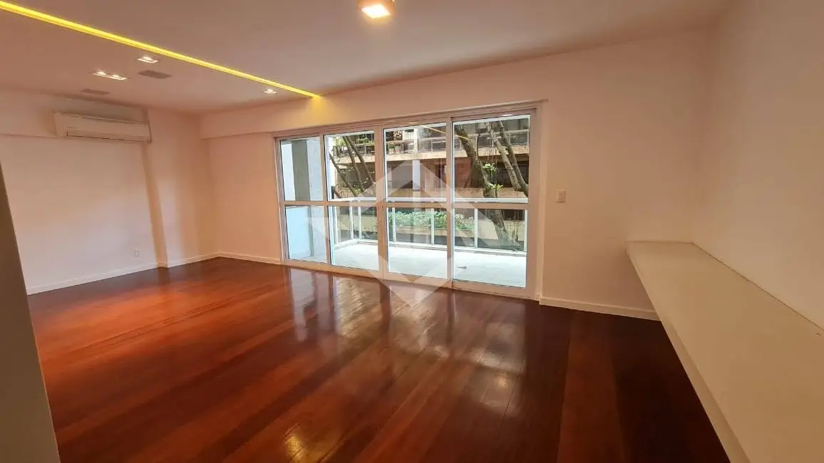 Apartamento com 3 quartos à venda, 195m2 em Leblon, Rio De Janeiro - RJ - imagem 6 Foto 6 de Apartamento com 3 quartos à venda, 195m2 em Leblon, Rio De Janeiro - RJ