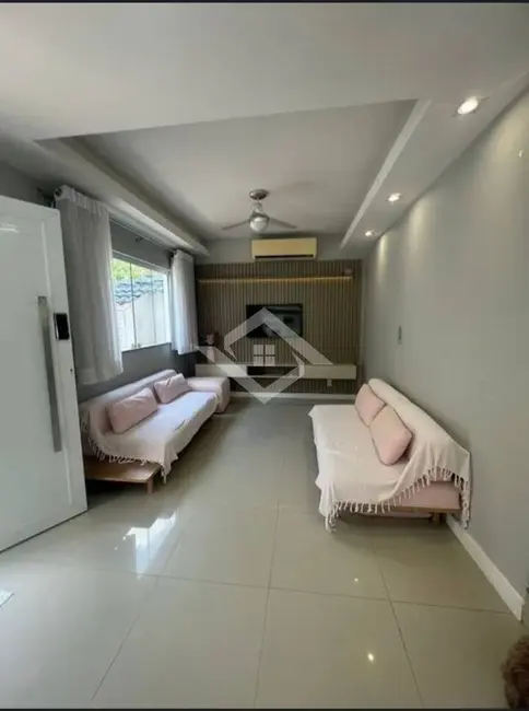 Foto 2 de Casa com 3 quartos à venda, 150m2 em Freguesia (Jacarepaguá), Rio De Janeiro - RJ