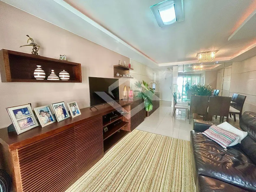 Foto 2 de Apartamento com 4 quartos à venda, 148m2 em Rio De Janeiro - RJ