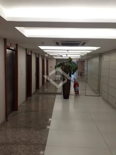 Sala Comercial à venda e para alugar, 21m2 em Centro, Niteroi - RJ - imagem 3 Foto 3 de Sala Comercial à venda e para alugar, 21m2 em Centro, Niteroi - RJ