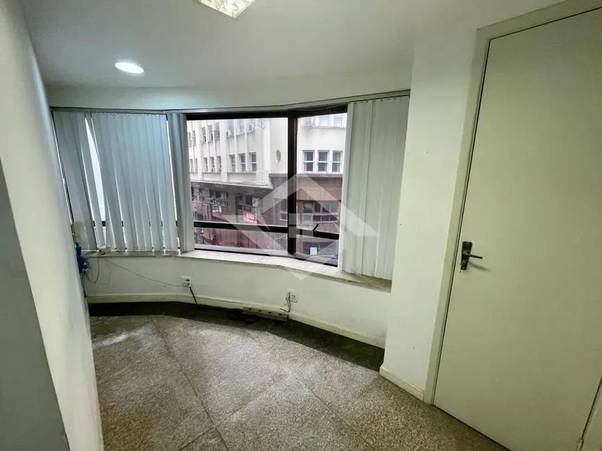 Sala Comercial à venda e para alugar, 68m2 em Centro, Rio De Janeiro - RJ - imagem 3 Foto 3 de Sala Comercial à venda e para alugar, 68m2 em Centro, Rio De Janeiro - RJ