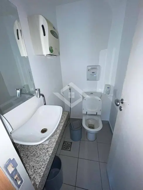 Sala Comercial para alugar, 118m2 em Centro, Rio De Janeiro - RJ - imagem 5 Foto 5 de Sala Comercial para alugar, 118m2 em Centro, Rio De Janeiro - RJ