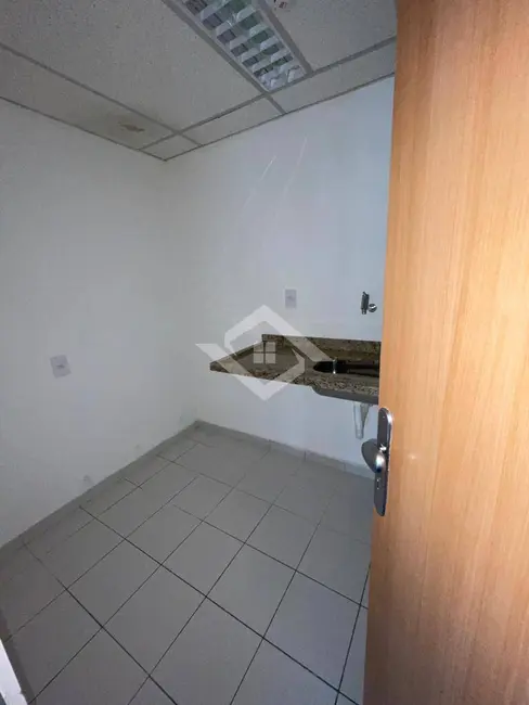 Sala Comercial para alugar, 118m2 em Centro, Rio De Janeiro - RJ - imagem 7 Foto 7 de Sala Comercial para alugar, 118m2 em Centro, Rio De Janeiro - RJ