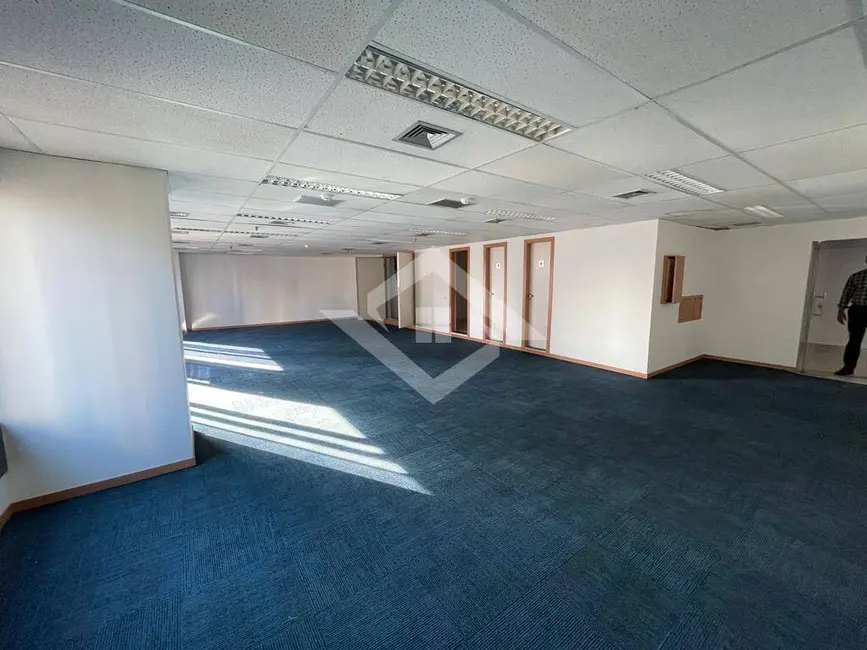 Sala Comercial para alugar, 118m2 em Centro, Rio De Janeiro - RJ - imagem 3 Foto 3 de Sala Comercial para alugar, 118m2 em Centro, Rio De Janeiro - RJ