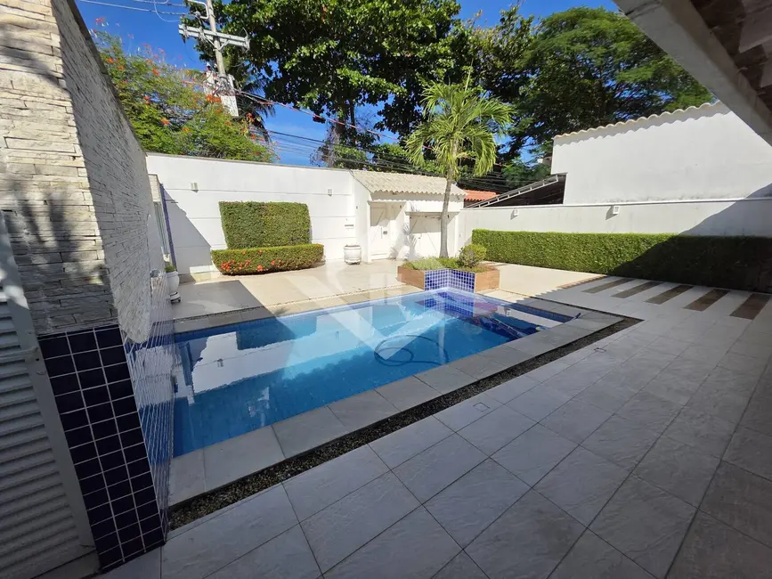 Casa com 3 quartos à venda, 377m2 em Anil, Rio De Janeiro - RJ - imagem 6 Foto 6 de Casa com 3 quartos à venda, 377m2 em Anil, Rio De Janeiro - RJ