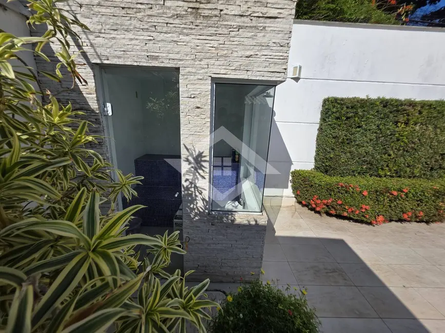 Casa com 3 quartos à venda, 377m2 em Anil, Rio De Janeiro - RJ - imagem 8 Foto 8 de Casa com 3 quartos à venda, 377m2 em Anil, Rio De Janeiro - RJ