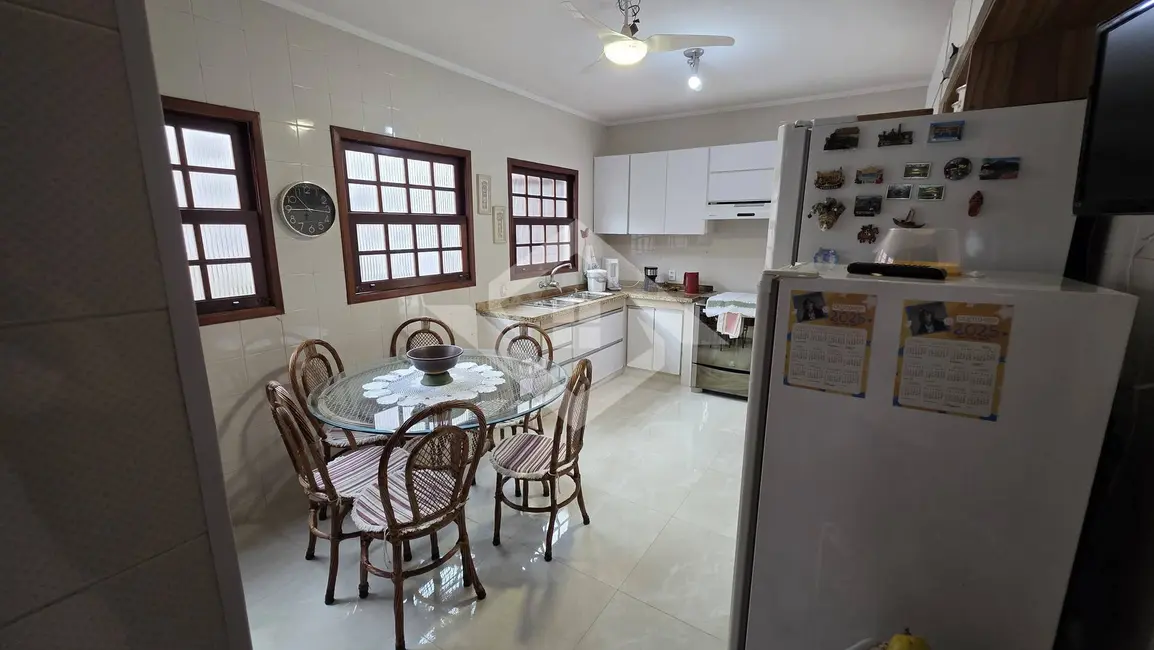 Casa com 4 quartos à venda, 350m2 em Jacarepaguá, Rio De Janeiro - RJ - imagem 4 Foto 4 de Casa com 4 quartos à venda, 350m2 em Jacarepaguá, Rio De Janeiro - RJ