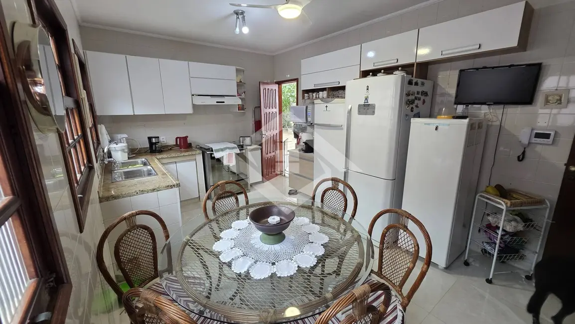 Casa com 4 quartos à venda, 350m2 em Jacarepaguá, Rio De Janeiro - RJ - imagem 5 Foto 5 de Casa com 4 quartos à venda, 350m2 em Jacarepaguá, Rio De Janeiro - RJ