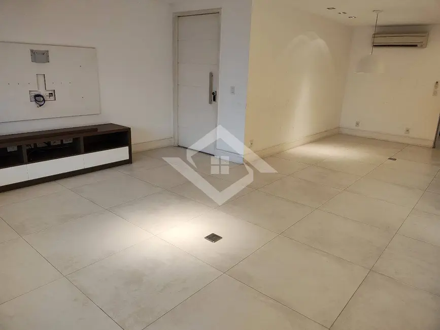 Foto 3 de Apartamento com 4 quartos à venda, 143m2 em Rio De Janeiro - RJ