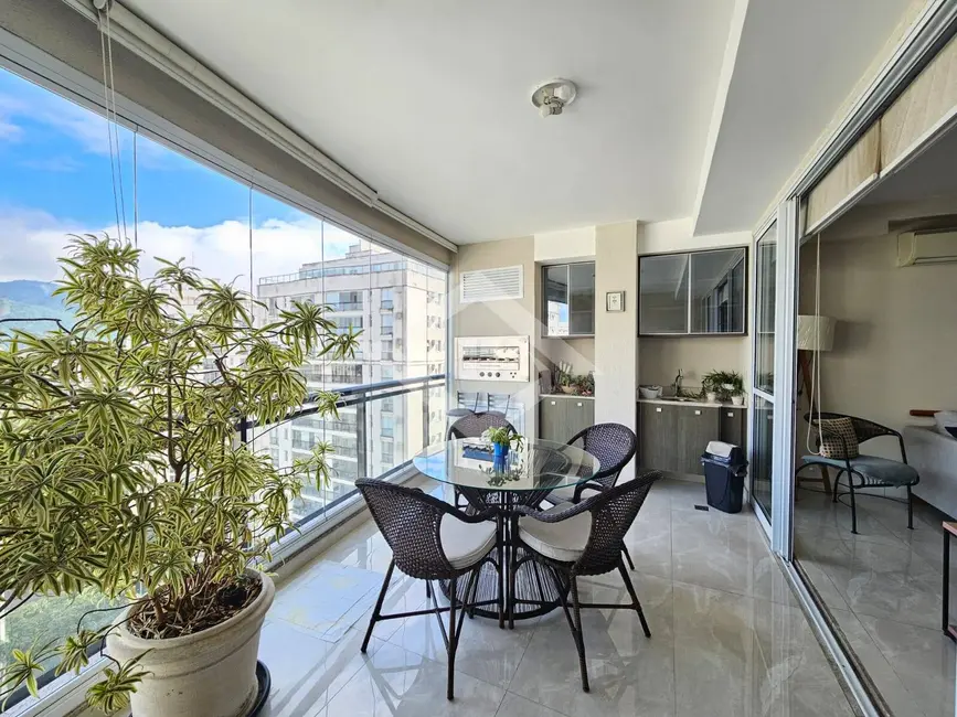 Foto 2 de Apartamento com 3 quartos à venda, 169m2 em Rio De Janeiro - RJ