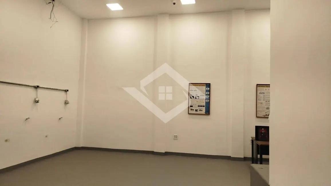 Foto 2 de Sala Comercial à venda, 250m2 em Campo Grande, Rio De Janeiro - RJ