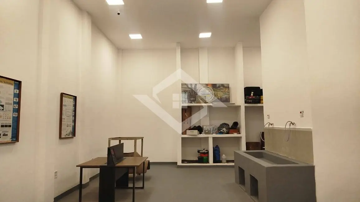 Foto 1 de Sala Comercial à venda, 250m2 em Campo Grande, Rio De Janeiro - RJ
