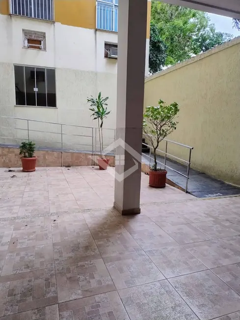 Apartamento com 2 quartos para alugar, 75m2 em Tijuca, Rio De Janeiro - RJ - imagem 4 Foto 4 de Apartamento com 2 quartos para alugar, 75m2 em Tijuca, Rio De Janeiro - RJ