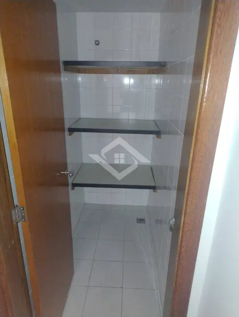 Sala Comercial para alugar, 141m2 em Centro, Rio De Janeiro - RJ - imagem 3 Foto 3 de Sala Comercial para alugar, 141m2 em Centro, Rio De Janeiro - RJ