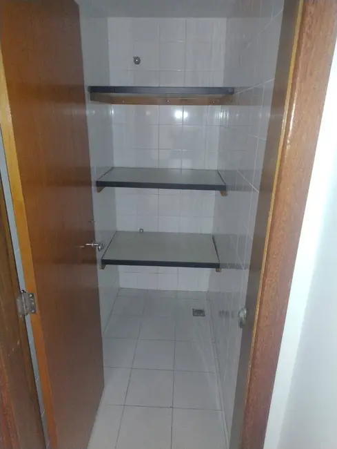 Sala Comercial para alugar, 141m2 em Centro, Rio De Janeiro - RJ - imagem 4 Foto 4 de Sala Comercial para alugar, 141m2 em Centro, Rio De Janeiro - RJ