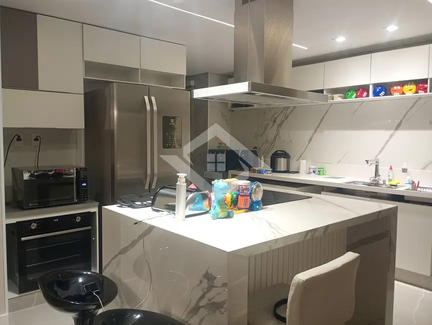 Apartamento com 5 quartos à venda, 260m2 em Vila da Penha, Rio De Janeiro - RJ - imagem 9 Foto 9 de Apartamento com 5 quartos à venda, 260m2 em Vila da Penha, Rio De Janeiro - RJ