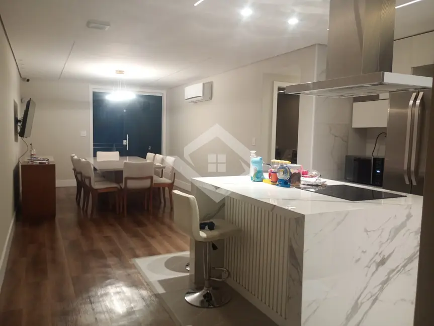 Apartamento com 5 quartos à venda, 260m2 em Vila da Penha, Rio De Janeiro - RJ - imagem 7 Foto 7 de Apartamento com 5 quartos à venda, 260m2 em Vila da Penha, Rio De Janeiro - RJ