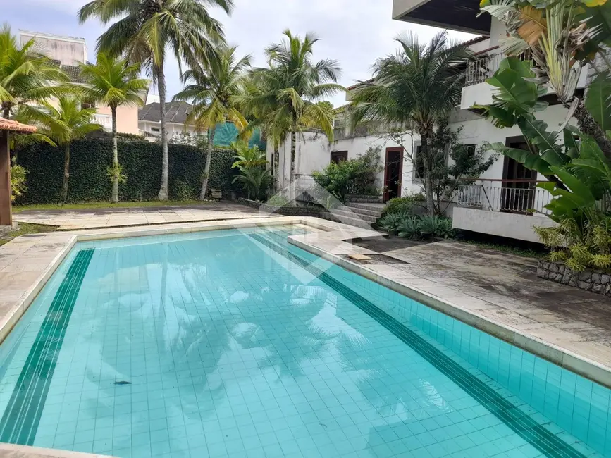 Casa com 6 quartos à venda, 1000m2 em Barra da Tijuca, Rio De Janeiro - RJ - imagem 3 Foto 3 de Casa com 6 quartos à venda, 1000m2 em Barra da Tijuca, Rio De Janeiro - RJ