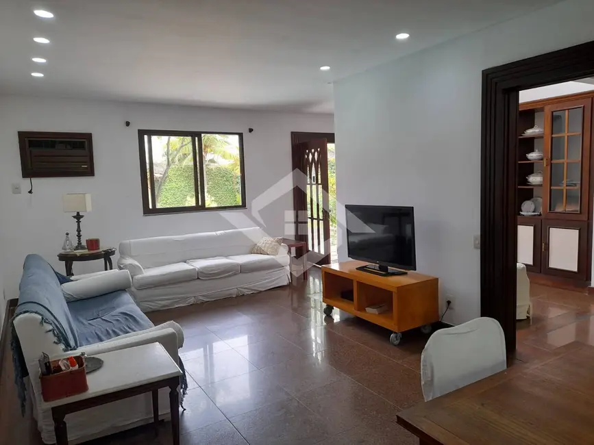 Casa com 6 quartos à venda, 1000m2 em Barra da Tijuca, Rio De Janeiro - RJ - imagem 6 Foto 6 de Casa com 6 quartos à venda, 1000m2 em Barra da Tijuca, Rio De Janeiro - RJ