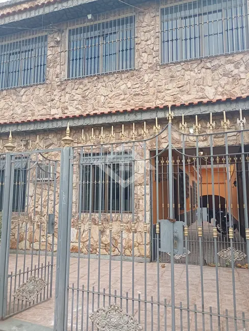 Foto 2 de Casa com 4 quartos à venda, 250m2 em Vila Kosmos, Rio De Janeiro - RJ