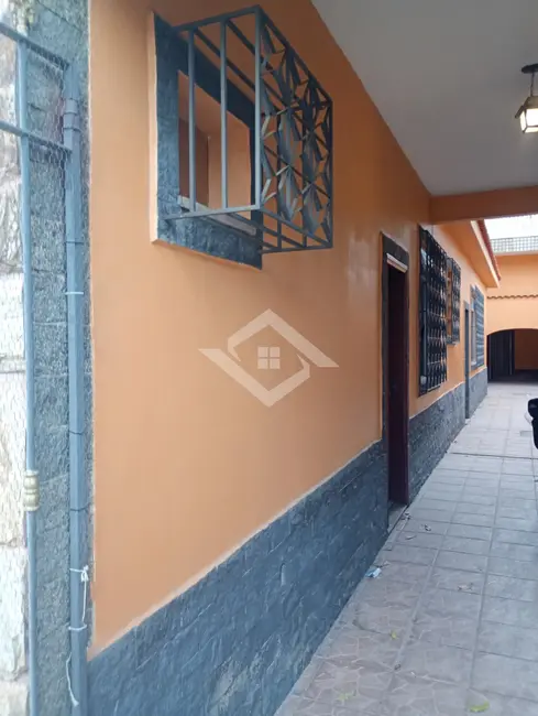 Foto 4 de Casa com 4 quartos à venda, 250m2 em Vila Kosmos, Rio De Janeiro - RJ