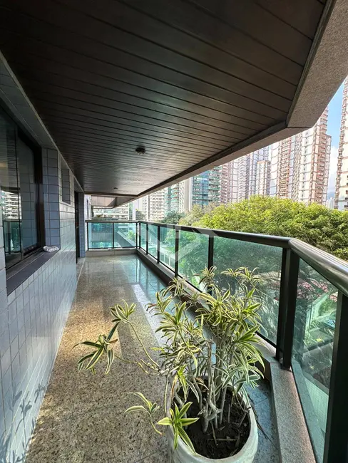 Foto 1 de Apartamento com 3 quartos para alugar, 140m2 em Barra da Tijuca, Rio De Janeiro - RJ