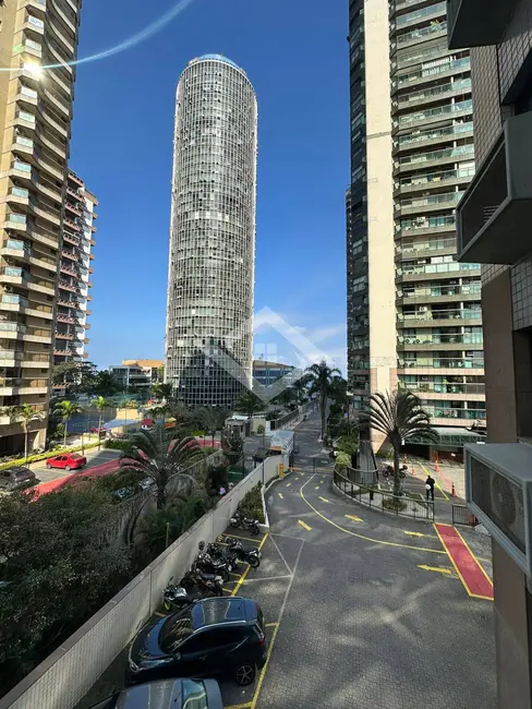Foto 3 de Apartamento com 3 quartos para alugar, 140m2 em Barra da Tijuca, Rio De Janeiro - RJ
