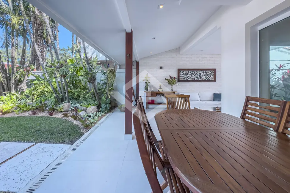 Foto 2 de Casa com 6 quartos à venda, 430m2 em Barra da Tijuca, Rio De Janeiro - RJ