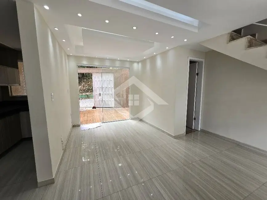 Foto 1 de Casa com 3 quartos para alugar, 350m2 em Taquara, Rio De Janeiro - RJ