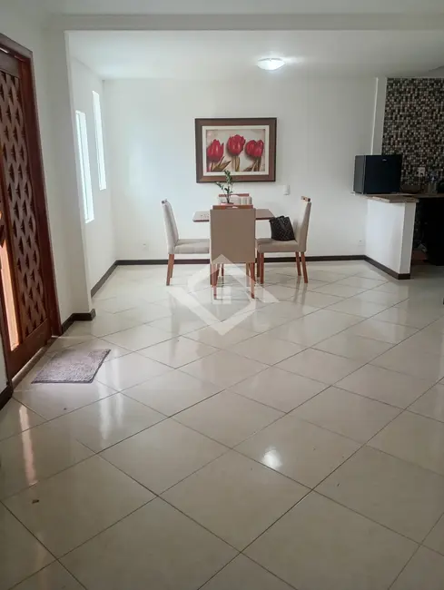 Casa com 3 quartos à venda, 250m2 em Cotia, Guapimirim - RJ - imagem 4 Foto 4 de Casa com 3 quartos à venda, 250m2 em Cotia, Guapimirim - RJ