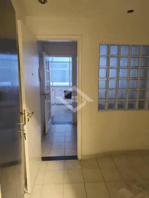 Sala Comercial à venda e para alugar, 30m2 em Centro, Niteroi - RJ - imagem 9 Foto 9 de Sala Comercial à venda e para alugar, 30m2 em Centro, Niteroi - RJ