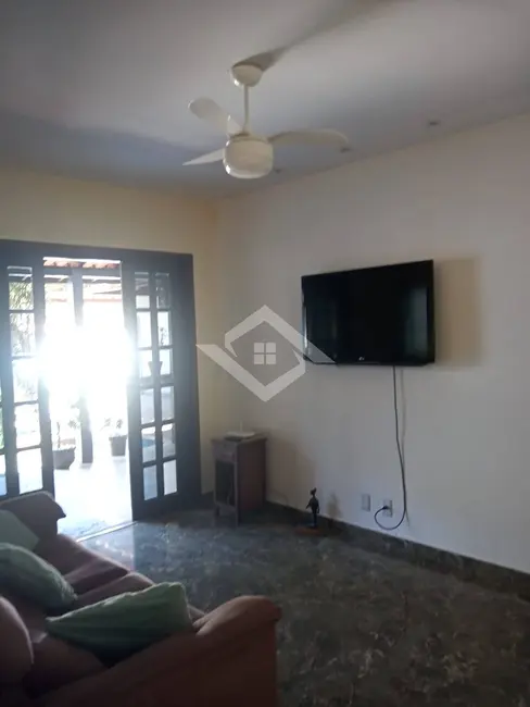 Casa com 4 quartos à venda, 450m2 em Caneca Fina, Guapimirim - RJ - imagem 5 Foto 5 de Casa com 4 quartos à venda, 450m2 em Caneca Fina, Guapimirim - RJ