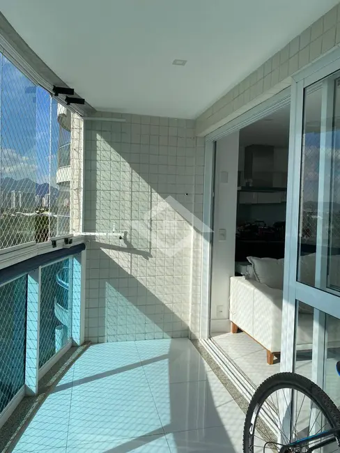 Apartamento com 3 quartos à venda, 105m2 em Barra da Tijuca, Rio De Janeiro - RJ - imagem 2 Foto 2 de Apartamento com 3 quartos à venda, 105m2 em Barra da Tijuca, Rio De Janeiro - RJ