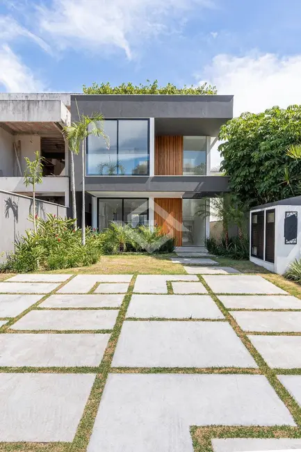 Casa com 4 quartos à venda, 280m2 em Barra da Tijuca, Rio De Janeiro - RJ - imagem 2 Foto 2 de Casa com 4 quartos à venda, 280m2 em Barra da Tijuca, Rio De Janeiro - RJ