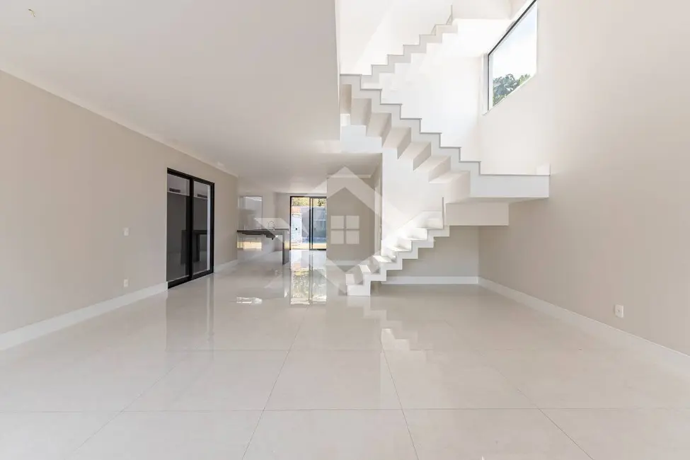 Casa com 4 quartos à venda, 280m2 em Barra da Tijuca, Rio De Janeiro - RJ - imagem 3 Foto 3 de Casa com 4 quartos à venda, 280m2 em Barra da Tijuca, Rio De Janeiro - RJ