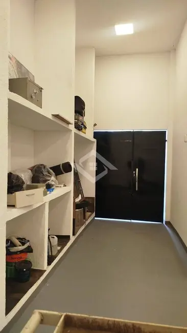 Sala Comercial à venda, 250m2 em Campo Grande, Rio De Janeiro - RJ - imagem 4 Foto 4 de Sala Comercial à venda, 250m2 em Campo Grande, Rio De Janeiro - RJ