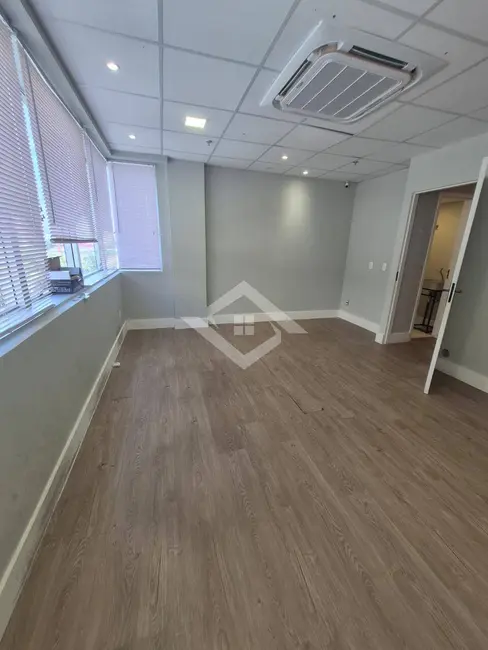 Sala Comercial para alugar, 26m2 em Barra da Tijuca, Rio De Janeiro - RJ - imagem 9 Foto 9 de Sala Comercial para alugar, 26m2 em Barra da Tijuca, Rio De Janeiro - RJ