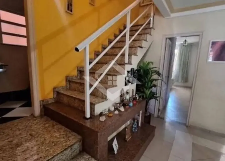 Casa com 3 quartos à venda, 260m2 em Vila da Penha, Rio De Janeiro - RJ - imagem 8 Foto 8 de Casa com 3 quartos à venda, 260m2 em Vila da Penha, Rio De Janeiro - RJ