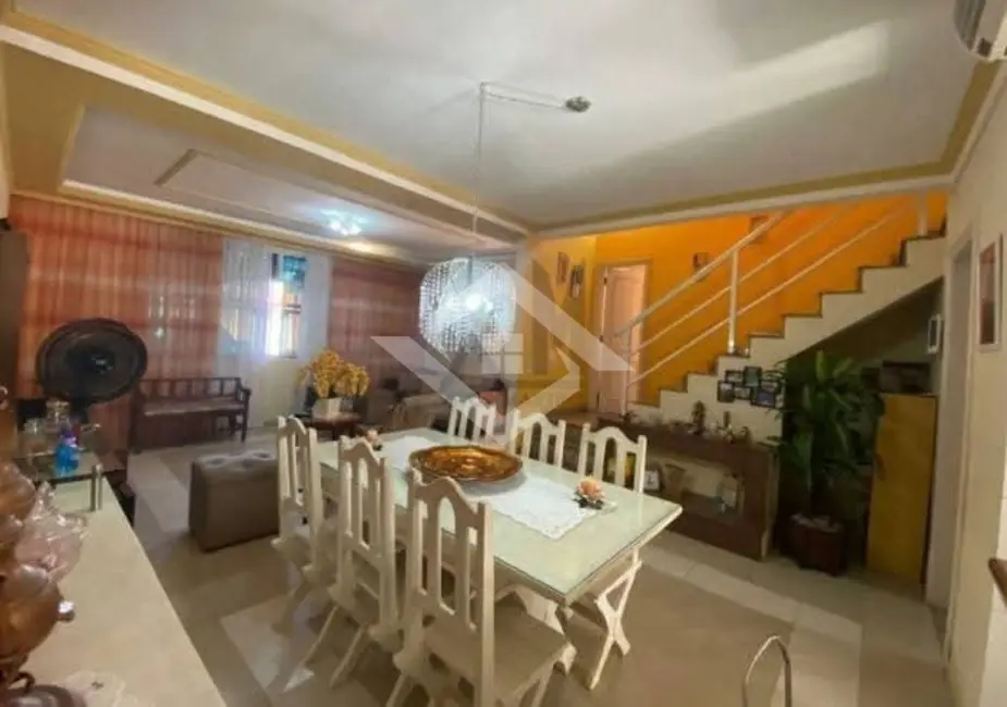 Casa com 3 quartos à venda, 260m2 em Vila da Penha, Rio De Janeiro - RJ - imagem 4 Foto 4 de Casa com 3 quartos à venda, 260m2 em Vila da Penha, Rio De Janeiro - RJ