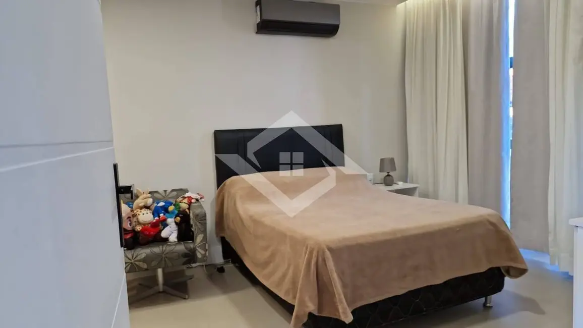 Foto 4 de Casa com 3 quartos à venda, 263m2 em Piratininga, Niteroi - RJ