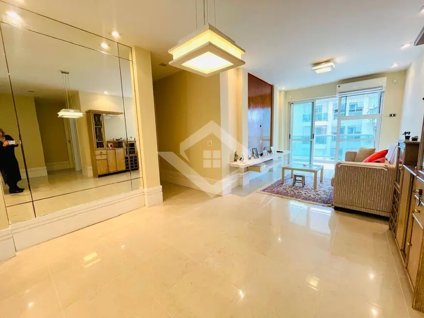 Foto 1 de Apartamento com 2 quartos à venda, 100m2 em Barra da Tijuca, Rio De Janeiro - RJ
