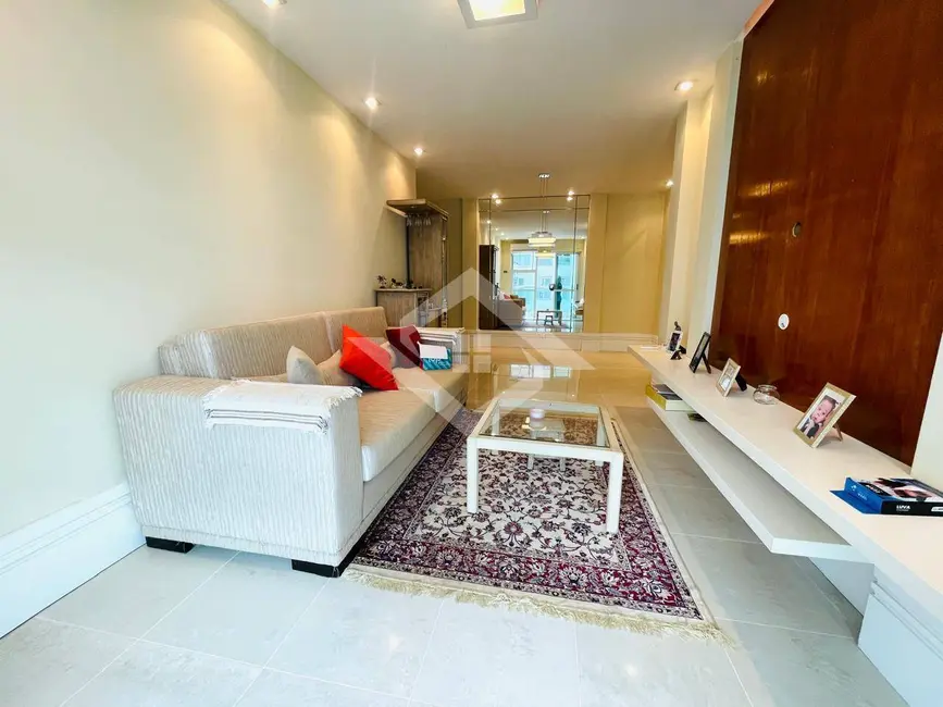 Foto 2 de Apartamento com 2 quartos à venda, 100m2 em Barra da Tijuca, Rio De Janeiro - RJ