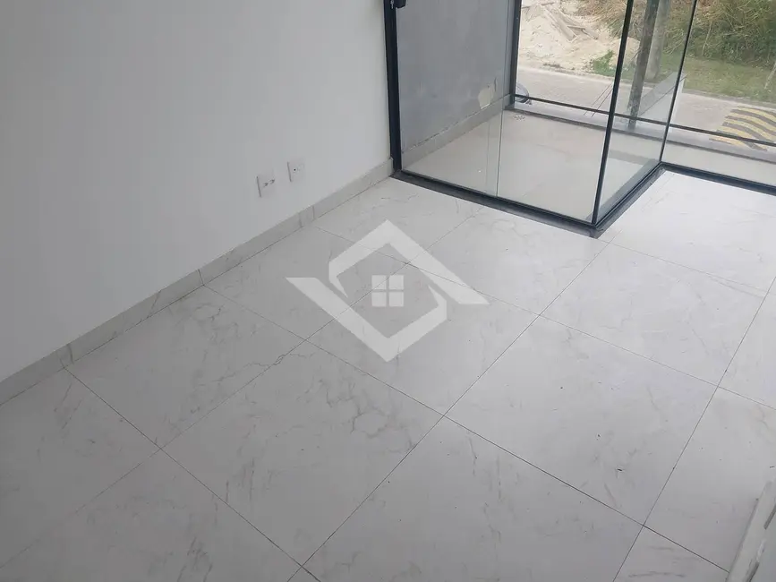 Foto 2 de Casa de Condomínio com 3 quartos para alugar, 120m2 em Guaratiba, Rio De Janeiro - RJ