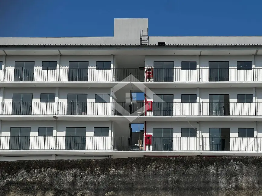 Foto 2 de Apartamento com 2 quartos à venda, 45m2 em Laranjal, Sao Goncalo - RJ