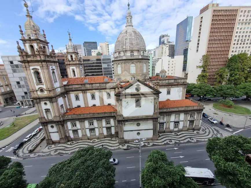 Sala Comercial para alugar, 55m2 em Centro, Rio De Janeiro - RJ - imagem 1 Foto 1 de Sala Comercial para alugar, 55m2 em Centro, Rio De Janeiro - RJ