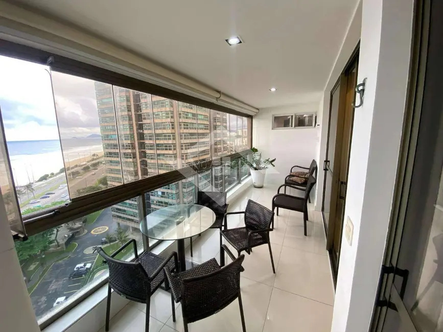 Apartamento com 4 quartos para alugar, 150m2 em Barra da Tijuca, Rio De Janeiro - RJ - imagem 3 Foto 3 de Apartamento com 4 quartos para alugar, 150m2 em Barra da Tijuca, Rio De Janeiro - RJ