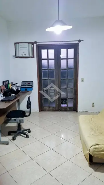 Foto 8 de Casa com 5 quartos à venda, 600m2 em Itaipu, Niteroi - RJ